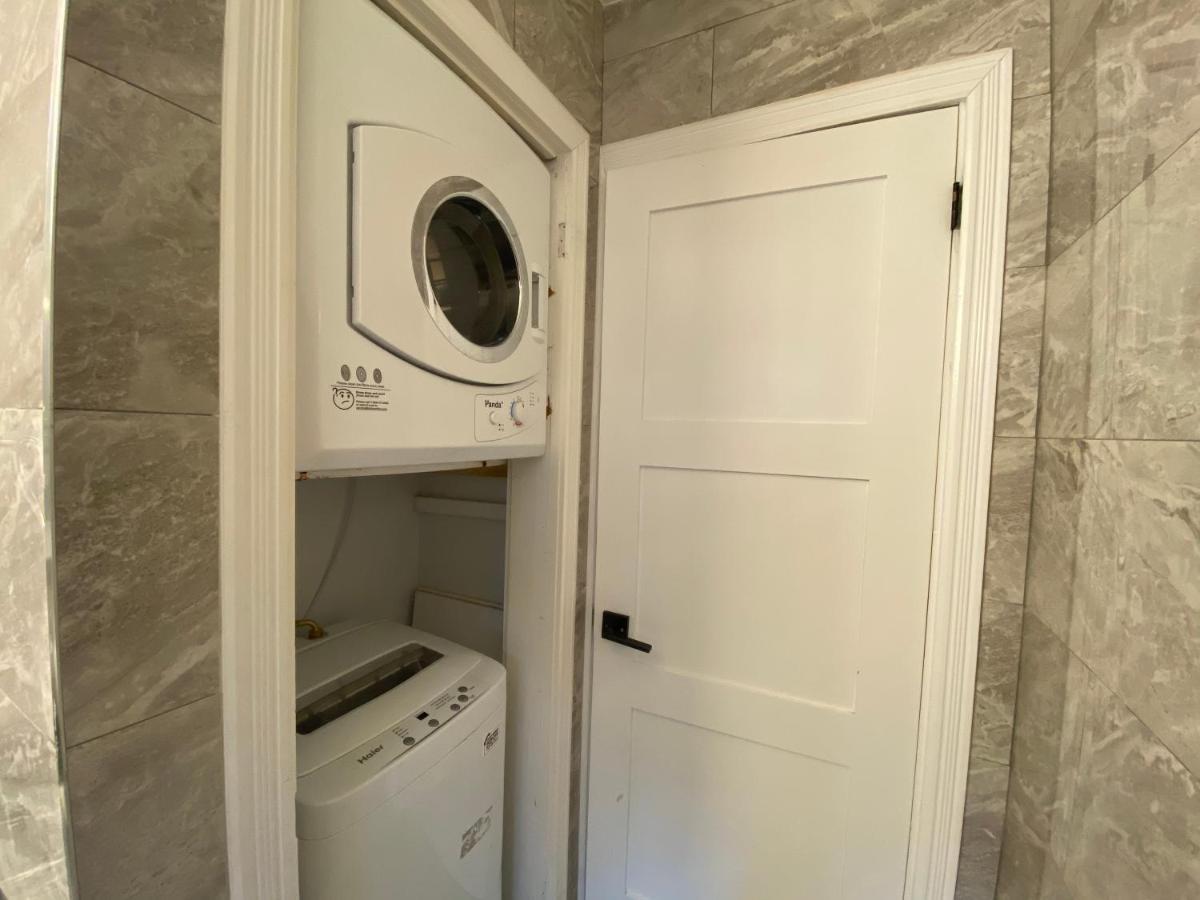 Yonge And Finch Subway !L Spacious & Bright Private Bedroom With Shared Amenties 多伦多 外观 照片